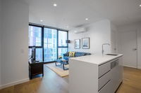  HollywoodDream2Bd2Bth lv38 Free tram Mel CBD