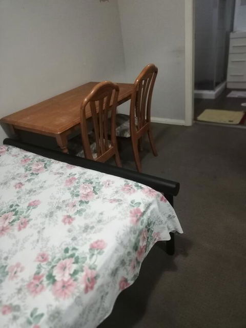 0ne Master In 3 Br. Apartment - Grafton Accommodation 2