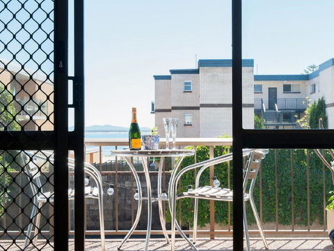 1 'BAHIA', 47 RONALD AVE - GREAT LOCATION WITH FILTERED WATER VIEWS - Grafton Accommodation 0