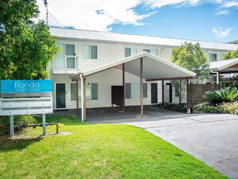 1 'Florida', 5 Lillian Street - 2 Min Walk To Beach, Shops & Restaurants - Grafton Accommodation 0