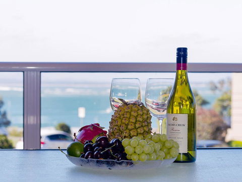 1 'Portofino' 7 Laman Street - Aircon & 1st Level Unit - Grafton Accommodation 1