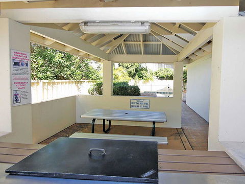 1 'SEASHELLS' 21-23 MAGNUS STREET - WIFI, POOL, LIFT & AIR CONDITIONING - Grafton Accommodation 3