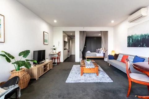 1 Bedroom Apartment In Prahran With Balcony - Grafton Accommodation 0