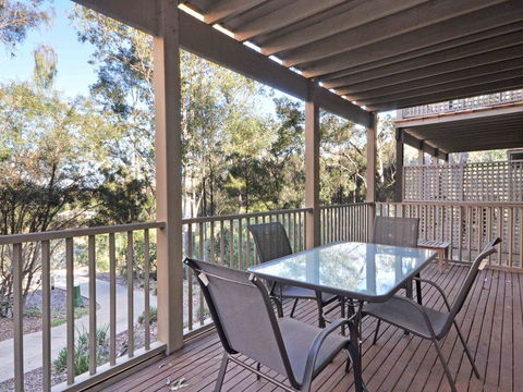 1 Bedroom Executive Villa Located Within Cypress Lakes - Grafton Accommodation 0