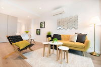 10 Forest Rain 2BD2Bth Lv34 Mel CBD Free Tram