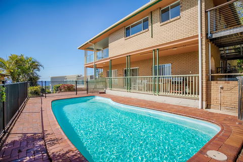 100 Cooloola Drive - Grafton Accommodation 1