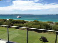 11 'Luskin Lodge' 29 Weatherly Close - stunning water views