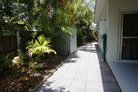 11 Bomburra Court - Rainbow Beach, Comfortable Beach House, Plenty Of Boat Parking - Grafton Accommodation 3