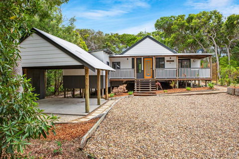 11 Naiad Court - Rainbow Shores, Fantastic Family Retreat, Swimming Pool, 200m To Beach, Free Wi-Fi - Grafton Accommodation 3