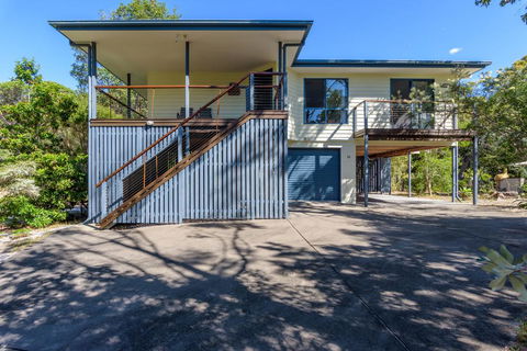 12 Ibis Court - Highset Beach House With Natural Bushland Gardens And Covered Decks - Grafton Accommodation 0