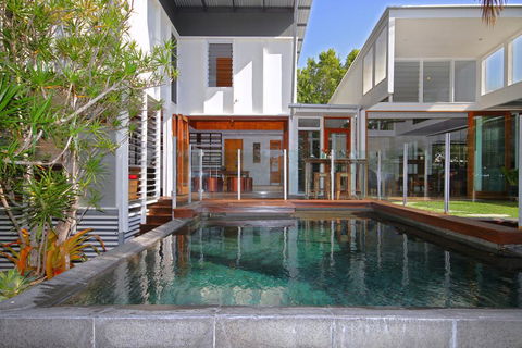 13 Ann Street, Coolum Beach, Pet Friendly, Linen Included - Grafton Accommodation 0