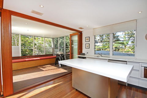 13 Ann Street, Coolum Beach, Pet Friendly, Linen Included - Grafton Accommodation 2
