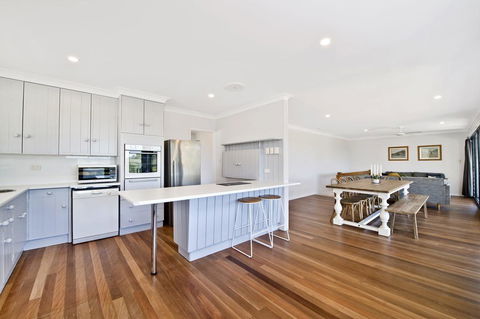 143 Matthew Flinders Drive, Port Macquarie - Grafton Accommodation 3