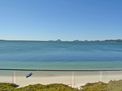15 'Harbourside' 3-7 Soldiers Point Road - Right On The Waterfront - Grafton Accommodation 0
