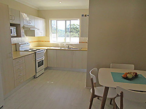 15 'Kanangra', 39 Soldiers Point Road - Fantastic Unit Right On The Water - Grafton Accommodation 3