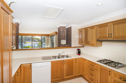 16 Shipton Cres - Secluded Away - Grafton Accommodation 1