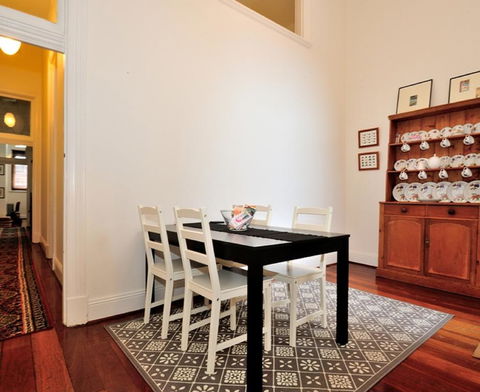 1904 - Central Historic 1 Bedroom Apartment - Grafton Accommodation 2
