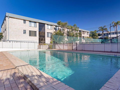 2 'The Dunes', 38 Marine Drive - Pool, Tennis Court And So Close To The Beach - Grafton Accommodation 1