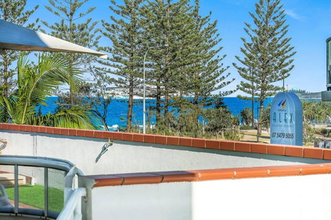 2 Bedroom Alex Unit - Ocean, Pool And Park Views - Grafton Accommodation 3