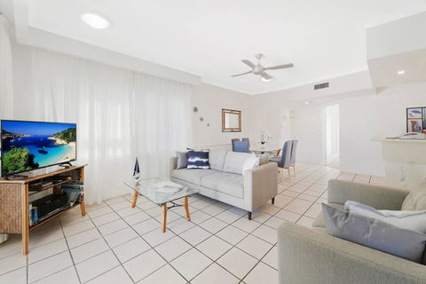 2 Bedroom Alex Unit - Ocean, Pool And Park Views - Grafton Accommodation 2