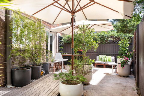2-Bed Balmain Retreat With Outdoor Patio - Grafton Accommodation 1