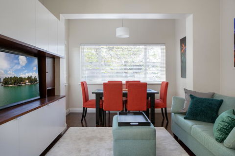 2-Bed Balmain Retreat With Outdoor Patio - Grafton Accommodation 2