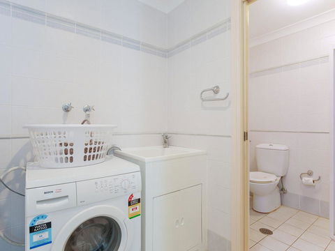 2/141A Soldiers Point Road - Large Waterfront Duplex Across From The Bowling Club - Grafton Accommodation 3