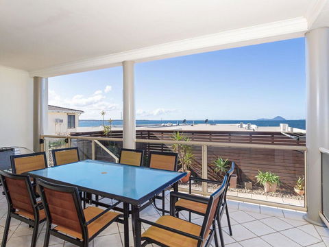 2/141A Soldiers Point Road - Large Waterfront Duplex Across From The Bowling Club - Grafton Accommodation 2