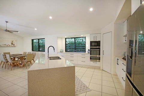 20 Avalon Street Coolum Beach - Pets Welcome - New Listing - Grafton Accommodation 3