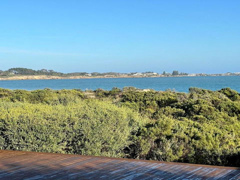 C4 Miles Beach Shack - Grafton Accommodation 0