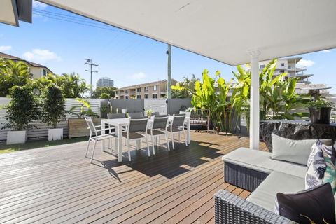 CARAVAN, BOAT & PET Friendly - RIGHT ON THE BORDER - Grafton Accommodation 0