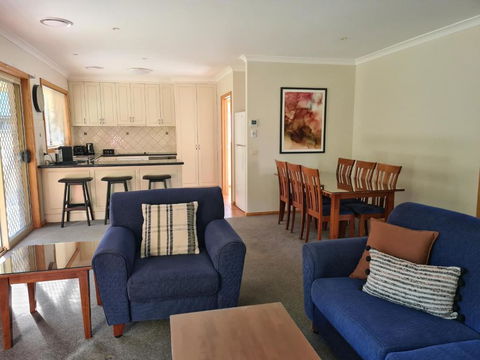 DELANY VILLAS BRIGHT - Spa Luxury On Delany Avenue - Grafton Accommodation 0