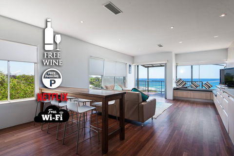 2BR Coolum Beachfront , 180 Views , Wine, Netflix - Grafton Accommodation 0