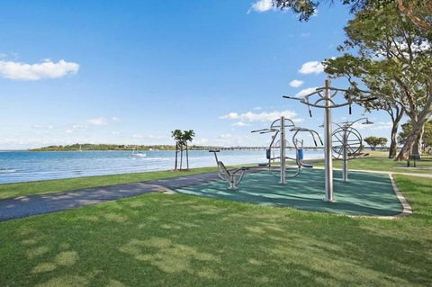 2nd Floor Unit With Water Views And Pool - Karoonda Sands, Bongaree - Grafton Accommodation 1