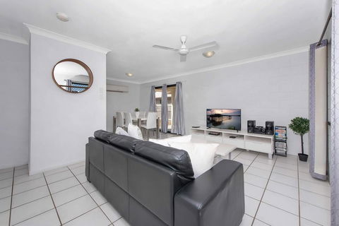 3 Bedroom Home - Grafton Accommodation 1
