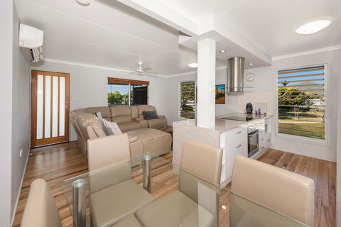 3 Bedroom Renovated Home - Grafton Accommodation 2