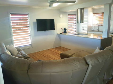 3 Bedroom Renovated Home - Grafton Accommodation 3