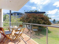 4 'Villa Ellisa' 10 Columbia Close - beautiful unit with beautiful water views at Little Beach