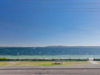 5 'Bayside' 21 Victoria Parade - unbeatable location and Air Conditioned