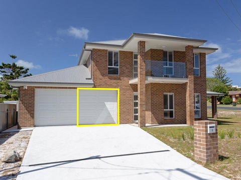 5 Bent Street - Huge House With Foxtel & Aircon - Grafton Accommodation 0