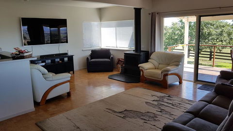505 CONROD STRAIGHT MOUNT PANORAMA - Grafton Accommodation 3