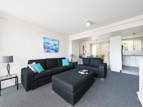 9 Cirrus @ Fingal Bay - Grafton Accommodation 1