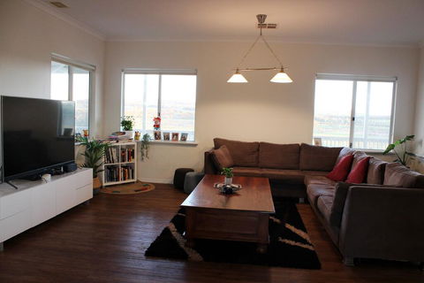 A Better Life Animal Sanctuary FarmStay - Private Two-Bedrooms, Lounge Room & Bathroom & Toilet, Shared Kitchen - Grafton Accommodation 3