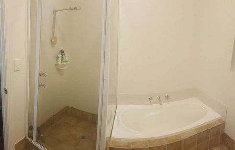 A Better Life Animal Sanctuary FarmStay - Private Two-Bedrooms, Lounge Room & Bathroom & Toilet, Shared Kitchen - Grafton Accommodation 1