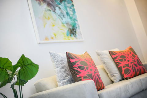 A Comfy & Central 2BR Apt Near Flinders Station - Grafton Accommodation 3