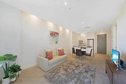 A Comfy & Central 2BR Apt Near Flinders Station - Grafton Accommodation 1