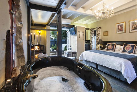 A Loft In The Mill Boutique Accommodation - Grafton Accommodation 3