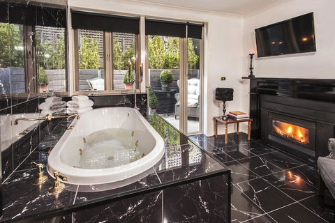 A Loft In The Mill Boutique Accommodation - Grafton Accommodation 1