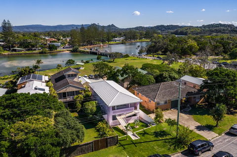 A PERFECT STAY - Sunset Beach - Riverside - Grafton Accommodation 2