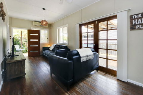 A Reel Teal - Grafton Accommodation 3